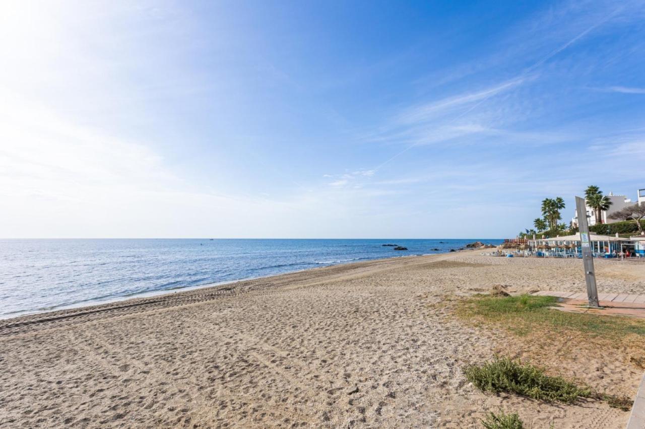 Holidays2Mijas Costa Lubina Del Sol Frontline Beach, Pool, Terrace, Seaview & Parking Sitio de Calahonda Екстериор снимка