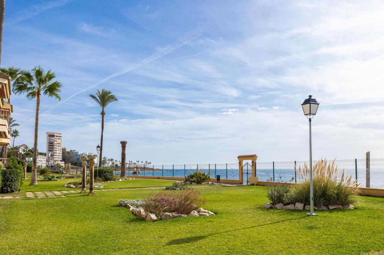 Holidays2Mijas Costa Lubina Del Sol Frontline Beach, Pool, Terrace, Seaview & Parking Sitio de Calahonda Екстериор снимка