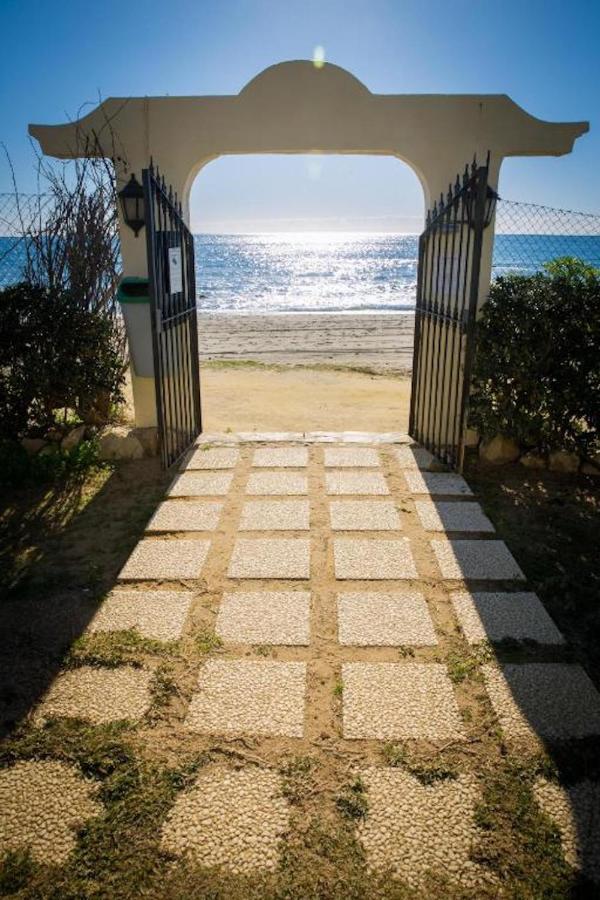 Holidays2Mijas Costa Lubina Del Sol Frontline Beach, Pool, Terrace, Seaview & Parking Sitio de Calahonda Екстериор снимка